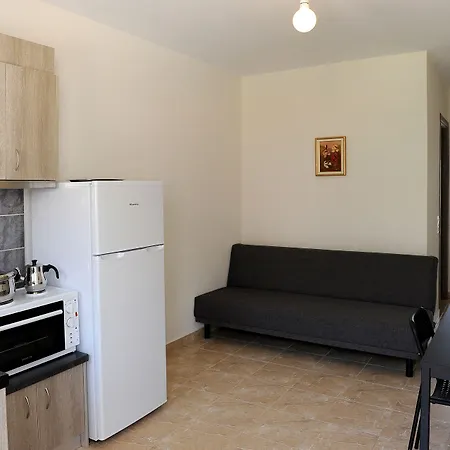 Apartament Rodon Loutra *