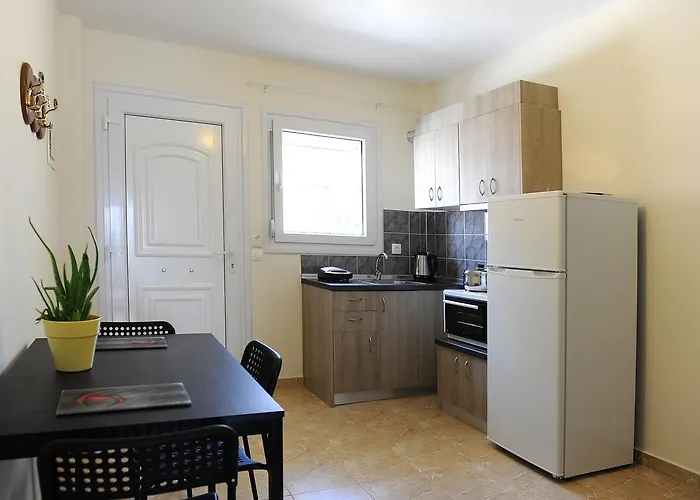 Rodon Loutra 公寓 *